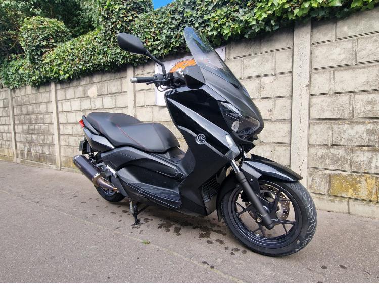 YAMAHA XMAX 125