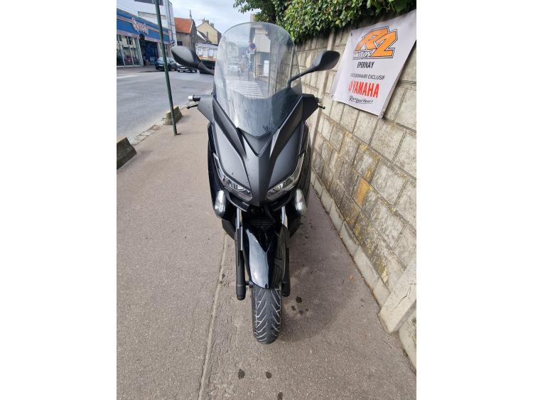 YAMAHA XMAX 125