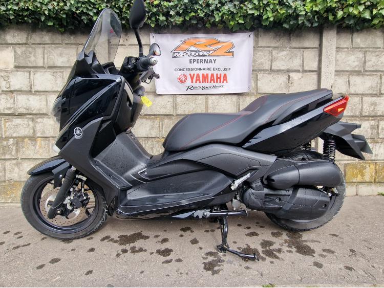 YAMAHA XMAX 125
