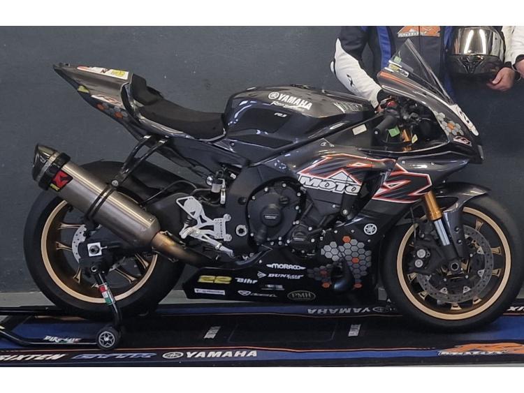 YAMAHA YZF 1000 R1 60TH